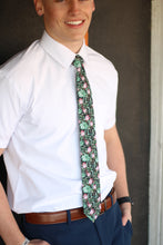 Load image into Gallery viewer, Scavenger missionary tie