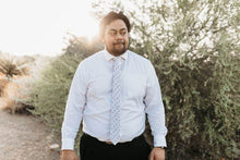 Load image into Gallery viewer, Spike missionary tie