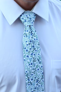 Meadow missionary tie